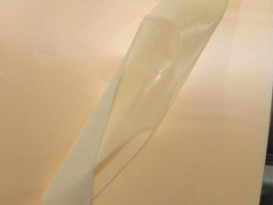 耐水解耐磨TPU防水透濕膜-中透濕膜無(wú)孔防水防護(hù)服面料復(fù)合膜